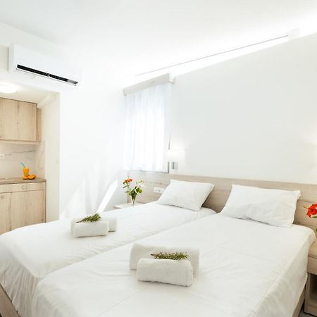 Giannis Apts Rodakino Esterno foto