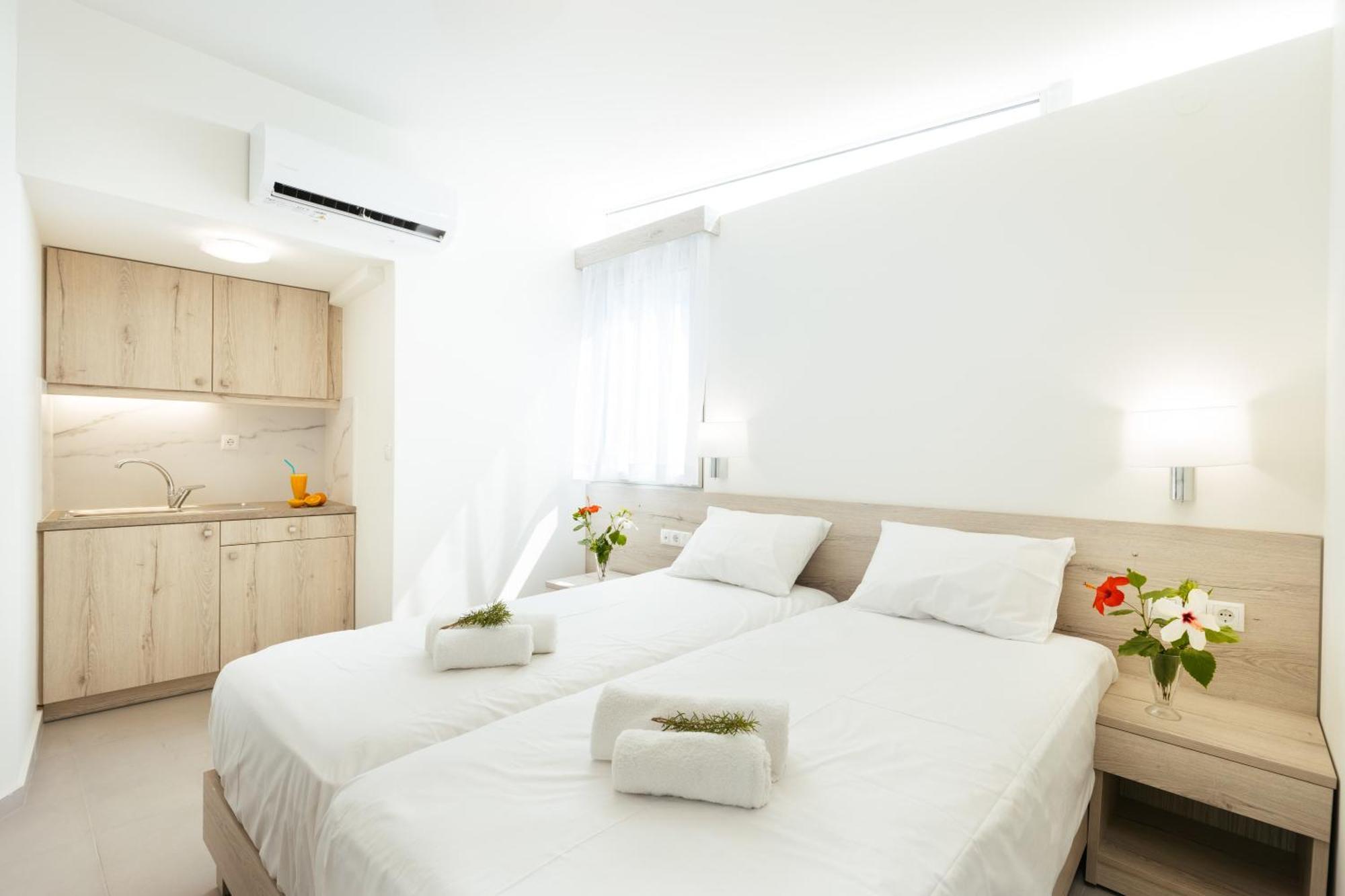 Giannis Apts Rodakino Esterno foto